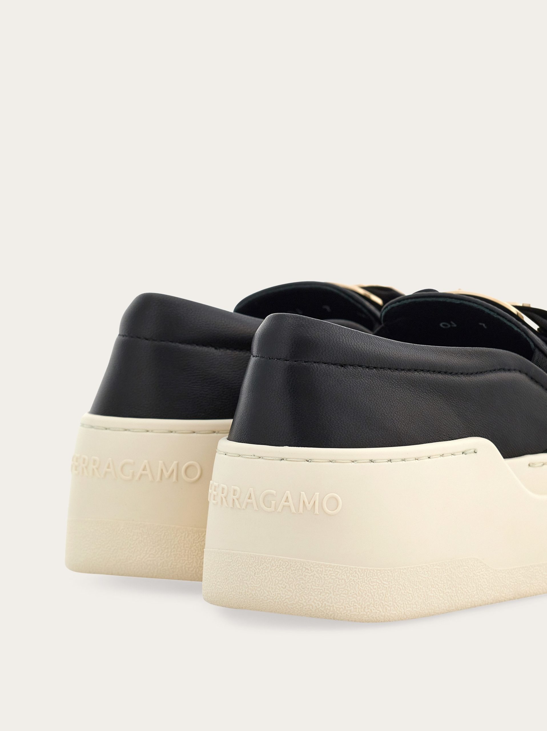 Ferragamo New Vara plate slip on - Image 3